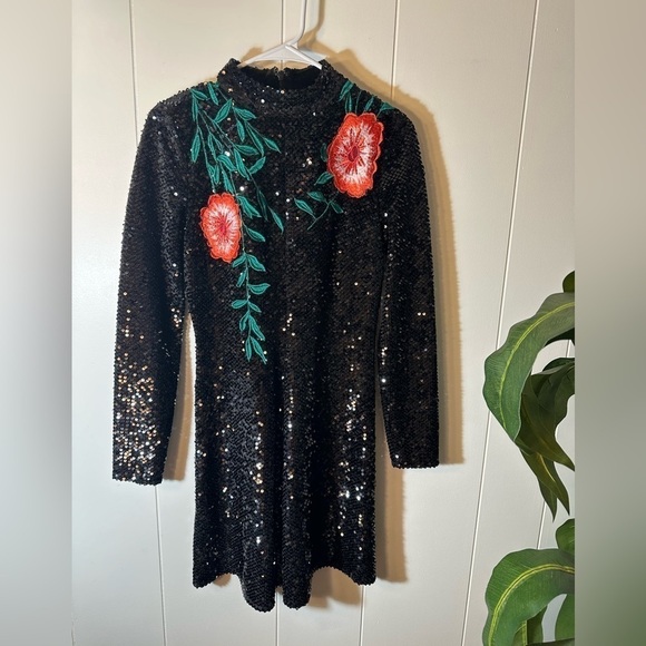 Gianni Bini Tallulah Black Sequined Flower Embroidered Cocktail Dress Size 0 - Picture 3 of 9